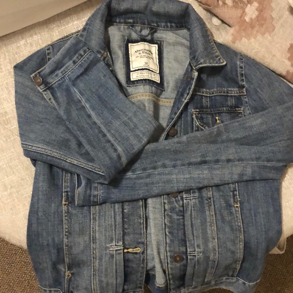 Abercrombie and Fitch denim jacket - Picture 2 of 4
